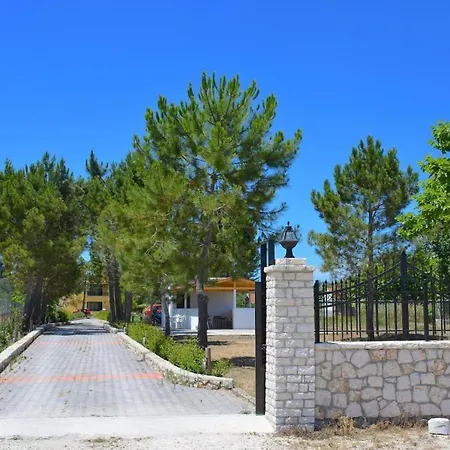 Alexandra 14 Apartment *